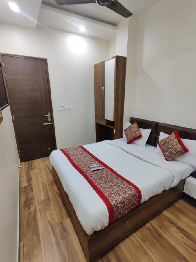 Hotel 56 - 200 Meter From Golden Temple Амритсар Екстериор снимка