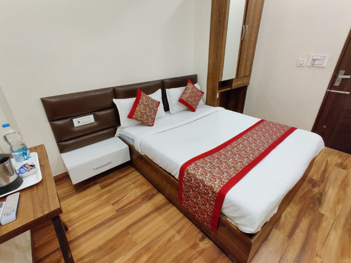 Hotel 56 - 200 Meter From Golden Temple Амритсар Екстериор снимка
