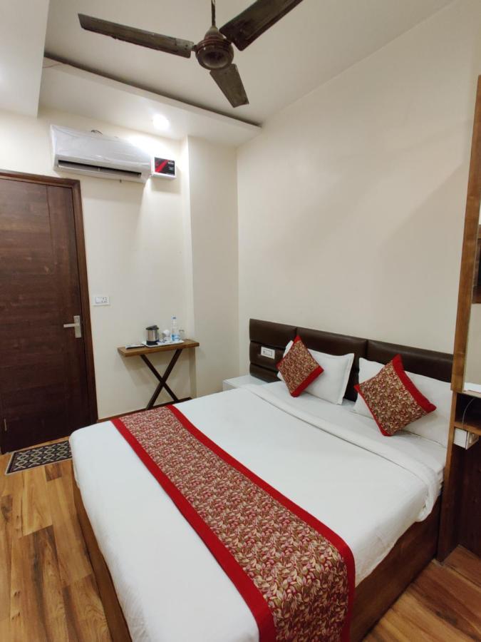 Hotel 56 - 200 Meter From Golden Temple Амритсар Екстериор снимка